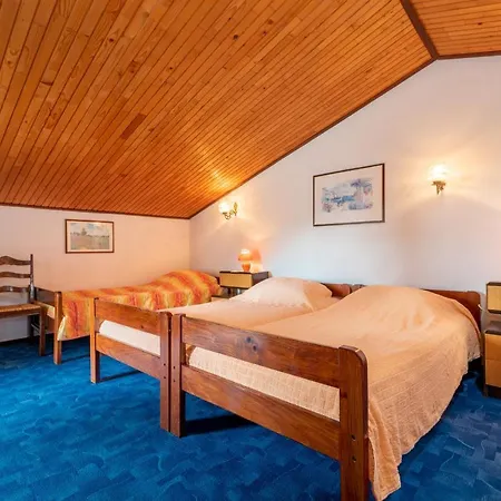 Apartment Mandica *