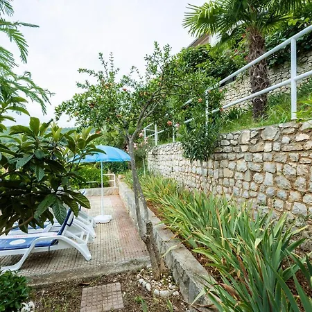 Apartment Mandica *